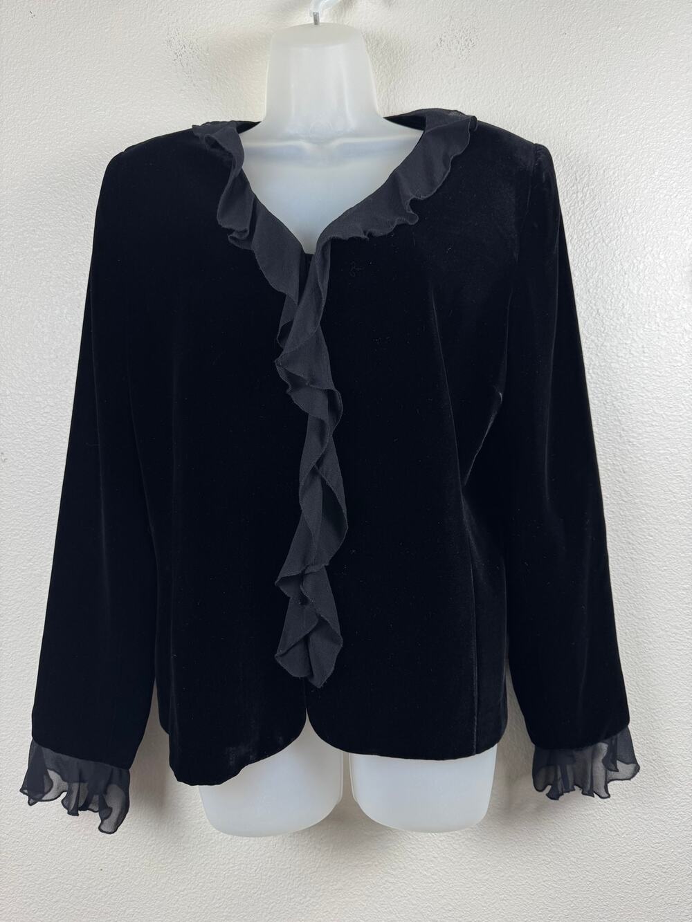 Kate Hill Black Velvet Ruffle Front Jacket Blazer Size 12 Elegant Career Evening